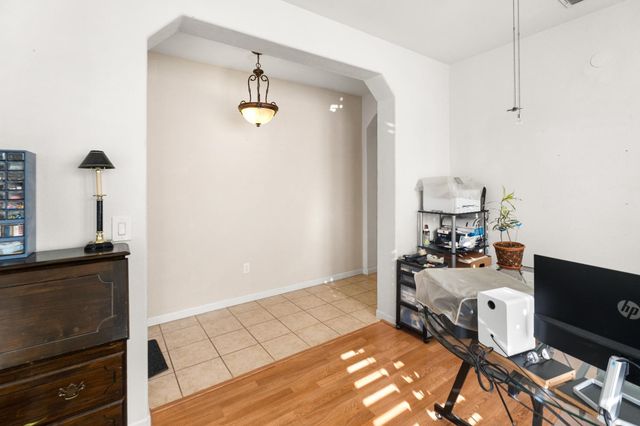 24 Grantley Pl, Sacramento, CA 95835