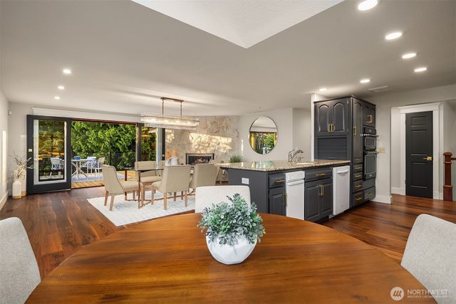 6613 136th Place SW, Edmonds, WA 98026