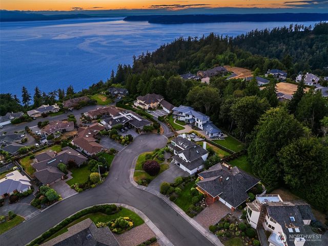 6613 136th Place SW, Edmonds, WA 98026