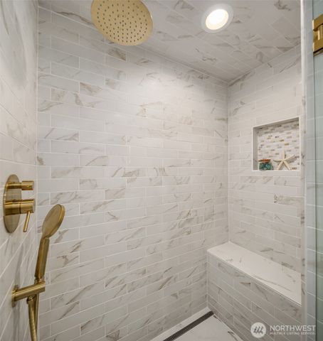 6613 136th Place SW, Edmonds, WA 98026