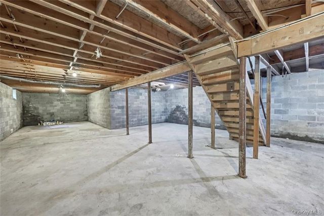 5 Fairview Lane, Salisbury Mills, NY 12577