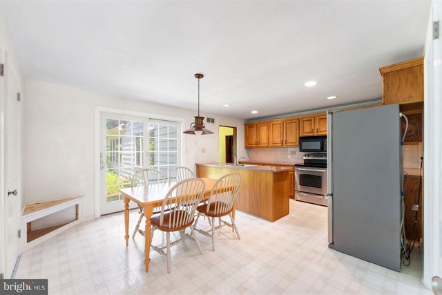 821 SERPENTINE DR, West Chester, PA 19382