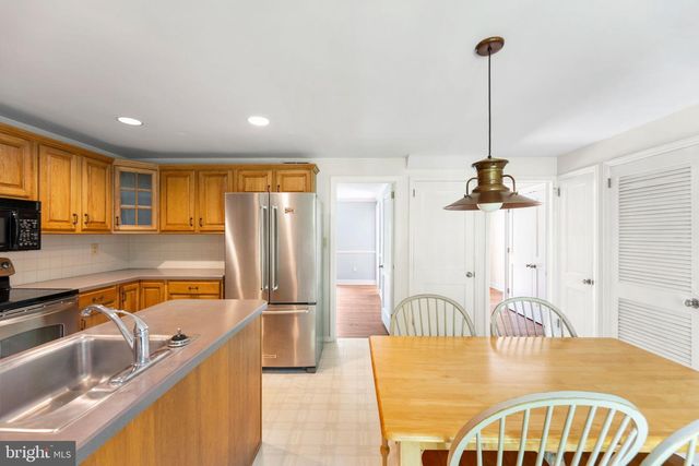 821 SERPENTINE DR, West Chester, PA 19382
