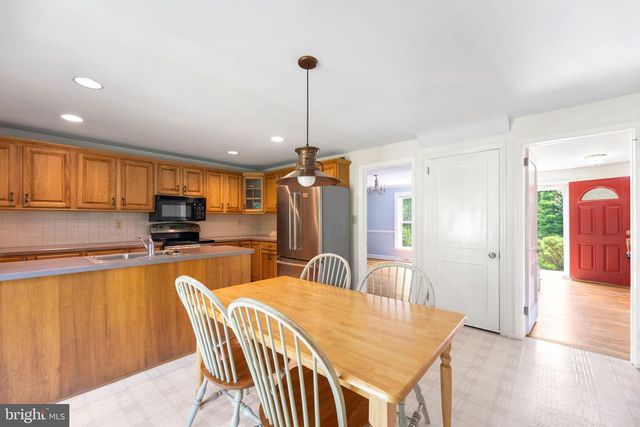 821 SERPENTINE DR, West Chester, PA 19382