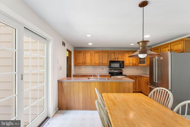 821 SERPENTINE DR, West Chester, PA 19382