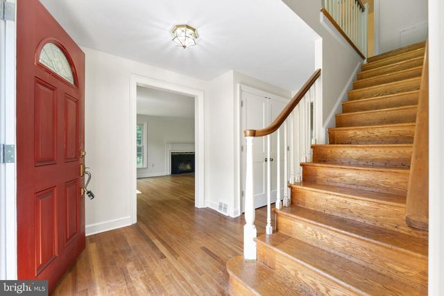 821 SERPENTINE DR, West Chester, PA 19382