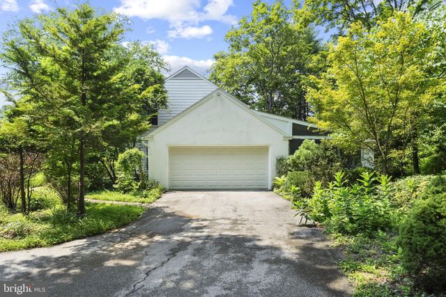 821 SERPENTINE DR, West Chester, PA 19382