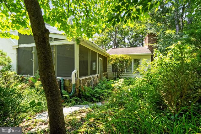 821 SERPENTINE DR, West Chester, PA 19382