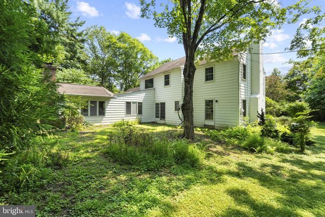 821 SERPENTINE DR, West Chester, PA 19382