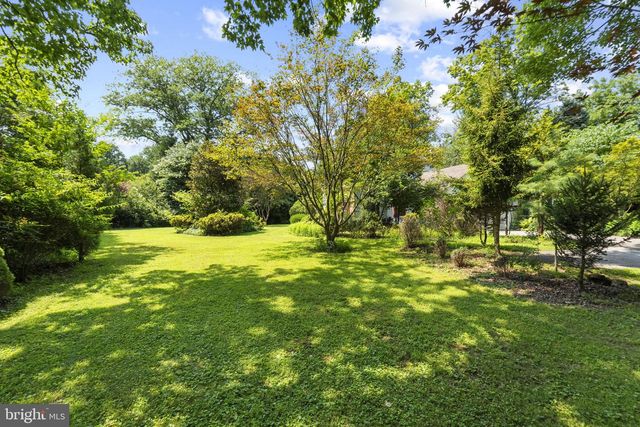 821 SERPENTINE DR, West Chester, PA 19382