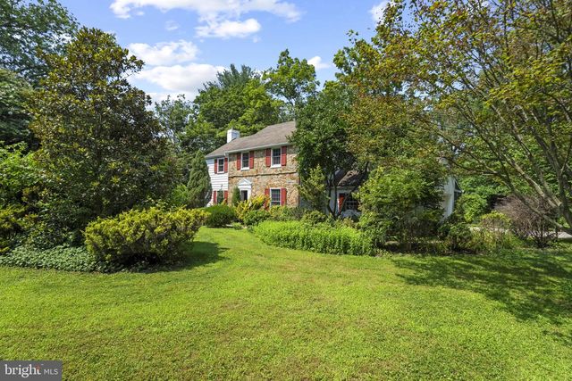 821 SERPENTINE DR, West Chester, PA 19382