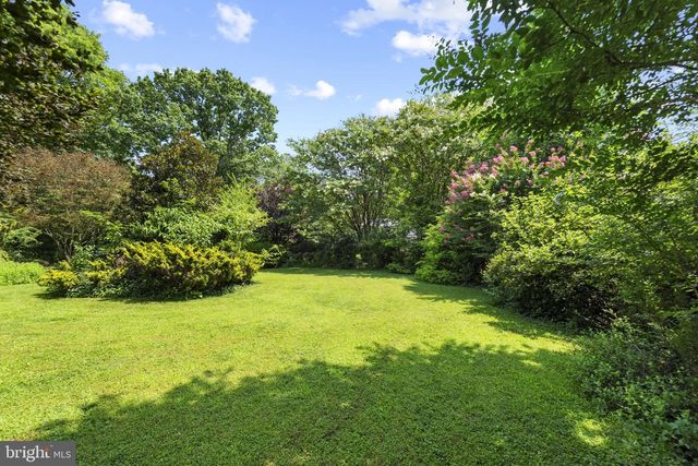 821 SERPENTINE DR, West Chester, PA 19382