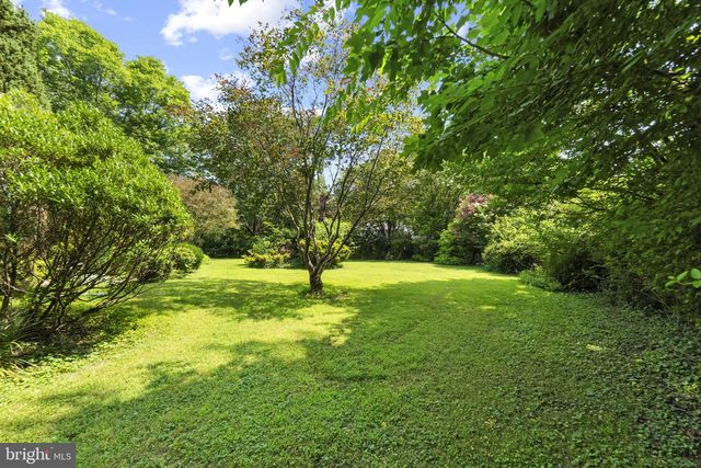 821 SERPENTINE DR, West Chester, PA 19382