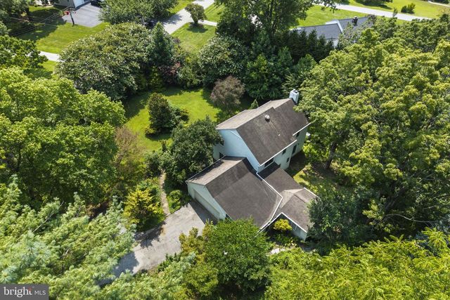 821 SERPENTINE DR, West Chester, PA 19382