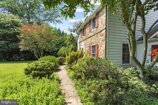 821 SERPENTINE DR, West Chester, PA 19382