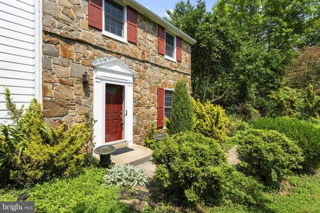 821 SERPENTINE DR, West Chester, PA 19382