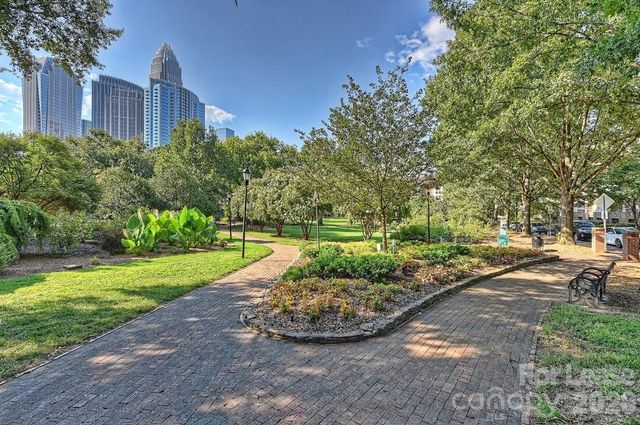 343 W 7th Street, Charlotte, NC 28202