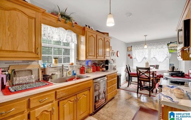 317 37TH COURT NE, Center Point, AL 35215