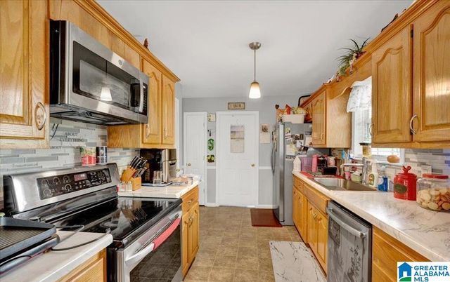 317 37TH COURT NE, Center Point, AL 35215