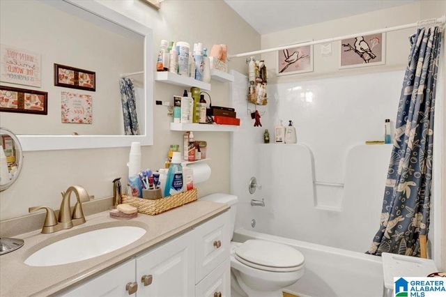 317 37TH COURT NE, Center Point, AL 35215