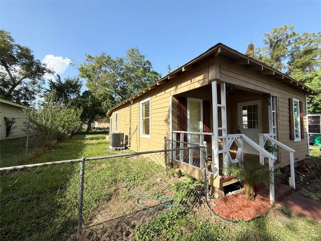 119 E Fayle Street, Baytown, TX 77520