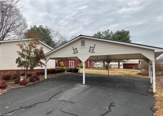 131 Sheraton Court, King, NC 27021