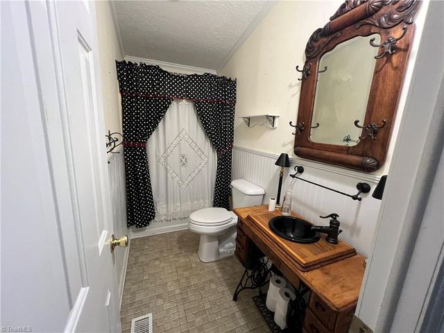 131 Sheraton Court, King, NC 27021