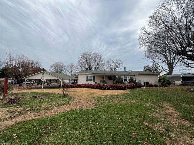 131 Sheraton Court, King, NC 27021