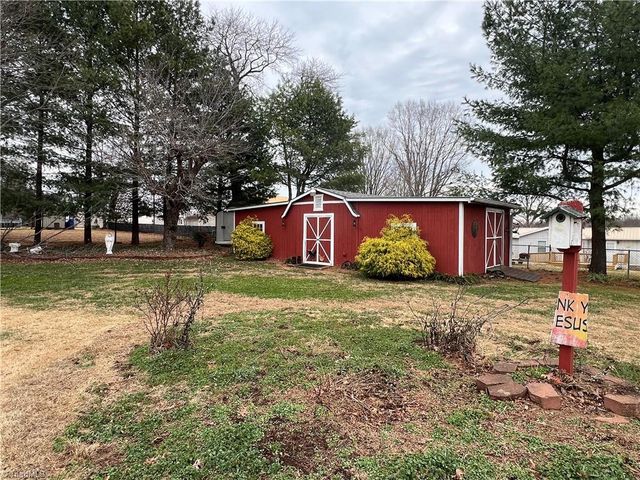 131 Sheraton Court, King, NC 27021