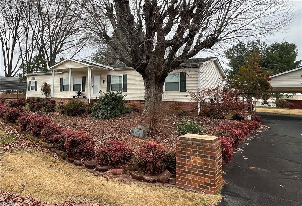 131 Sheraton Court, King, NC 27021