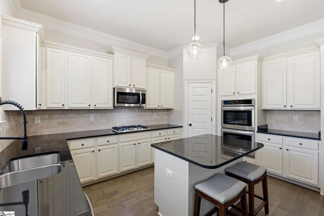 2 Shadywood Place, Simpsonville, SC 29681