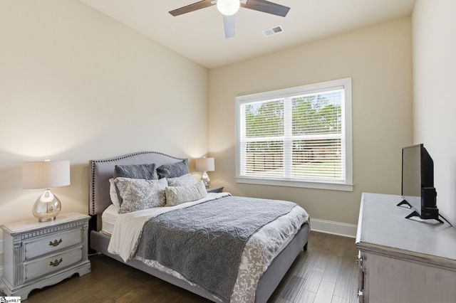 2 Shadywood Place, Simpsonville, SC 29681