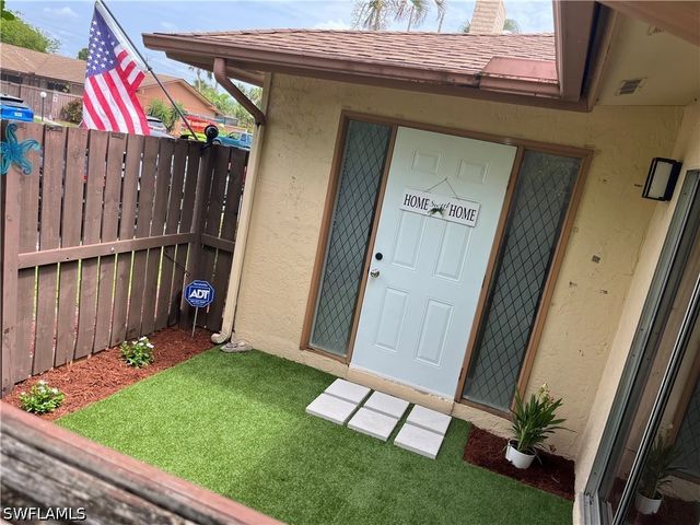 6320 Royal Woods DR, Fort Myers, FL 33908