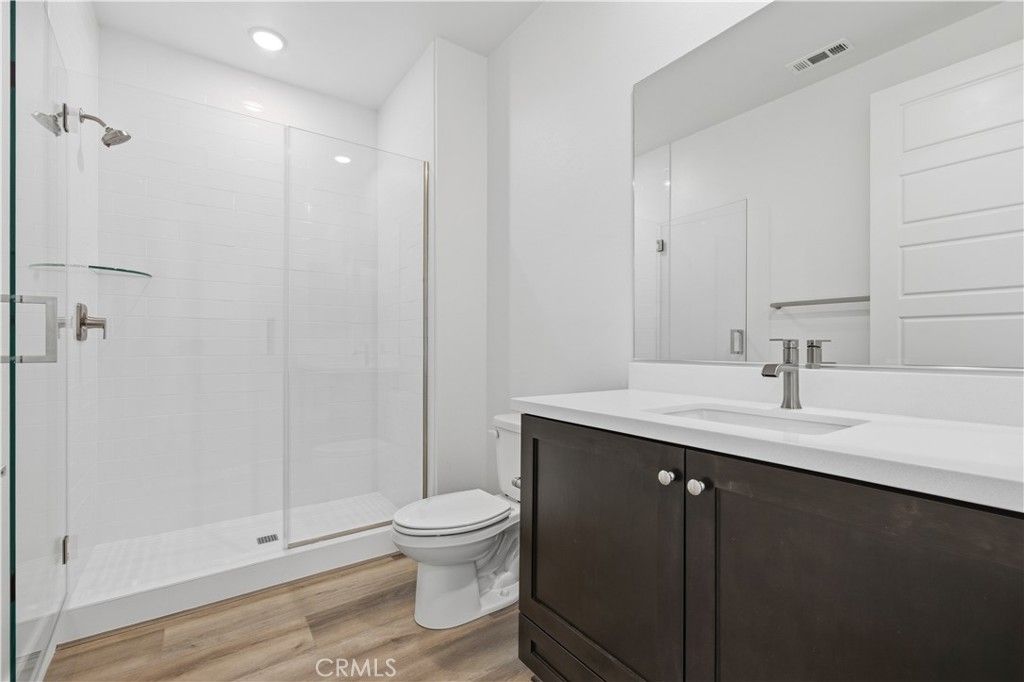 Image 5 of property listing at 28716 Orange Park Drive, Castaic, CA 91384