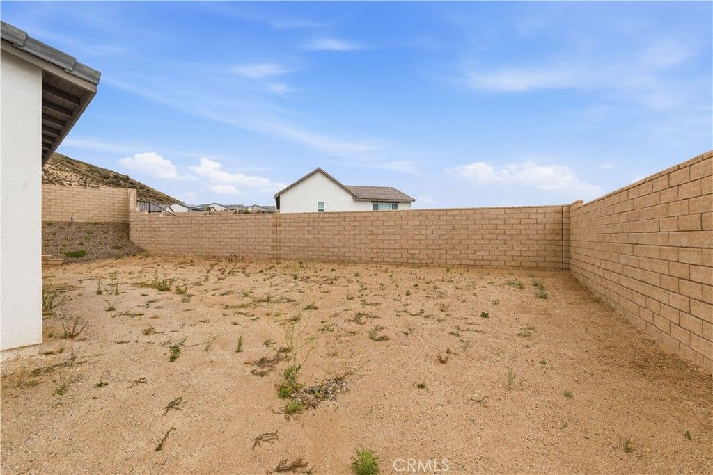 Image 7 of property listing at 28716 Orange Park Drive, Castaic, CA 91384