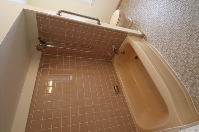 8161 Twilight Lane, Brighton, MI 48116