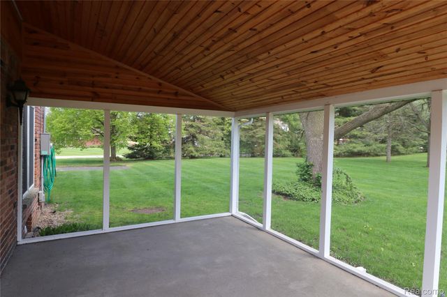 8161 Twilight Lane, Brighton, MI 48116