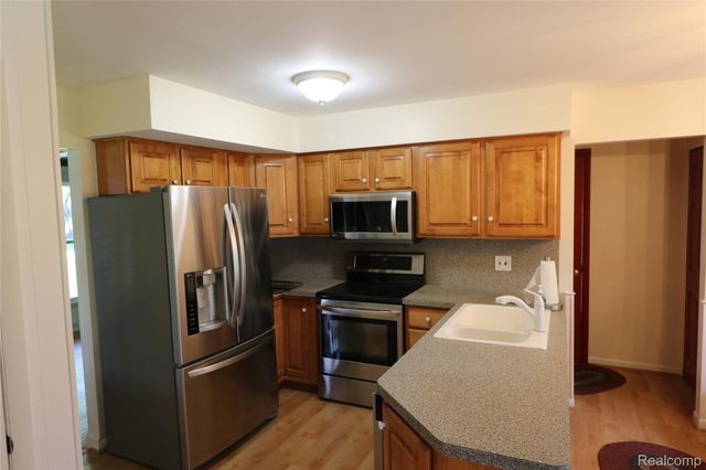 8161 Twilight Lane, Brighton, MI 48116