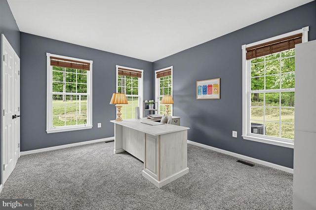 18640 OUTPOST RD, Keedysville, MD 21756