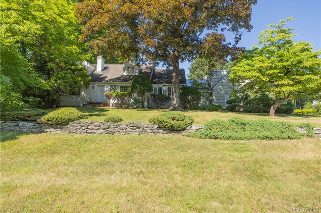 11 Wheeler Place E, West Nyack, NY 10994