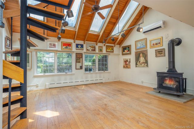 11 Wheeler Place E, West Nyack, NY 10994
