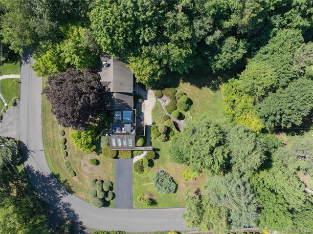 11 Wheeler Place E, West Nyack, NY 10994