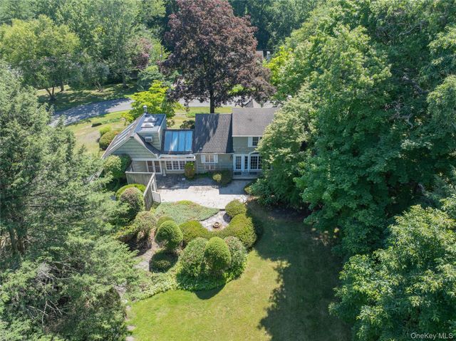 11 Wheeler Place E, West Nyack, NY 10994