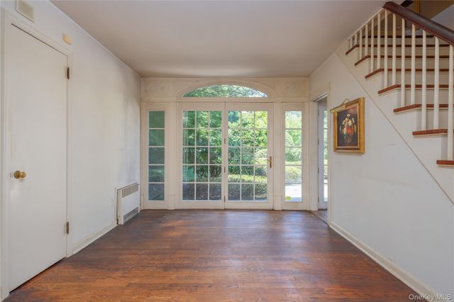 11 Wheeler Place E, West Nyack, NY 10994