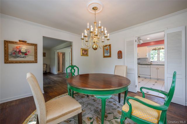11 Wheeler Place E, West Nyack, NY 10994
