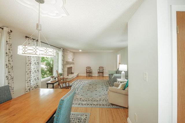 9924 N Woodridge Dr, Spokane, WA 99208