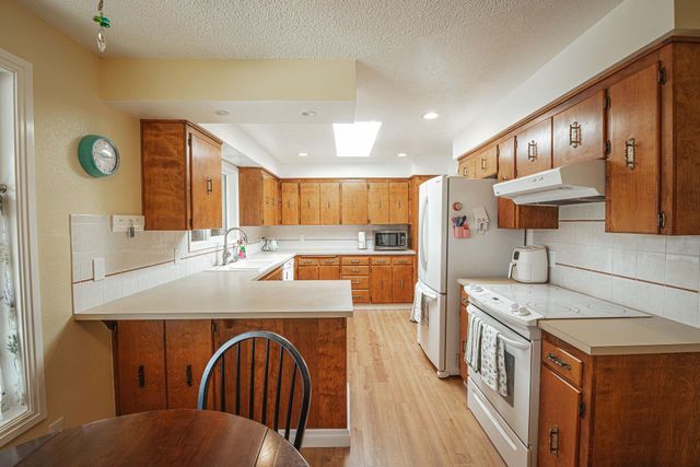 9924 N Woodridge Dr, Spokane, WA 99208