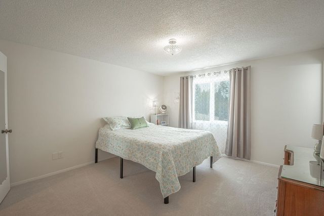 9924 N Woodridge Dr, Spokane, WA 99208