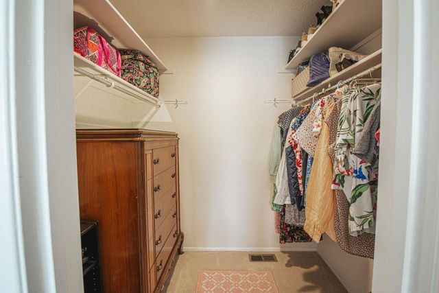 9924 N Woodridge Dr, Spokane, WA 99208