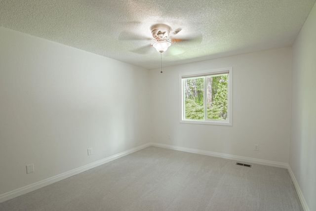 9924 N Woodridge Dr, Spokane, WA 99208
